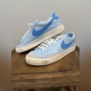 Nike Blue Vintage-Inspired Sneakers